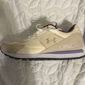 Under Armour Men’s Essential Runner Shoes 
Size 9.5